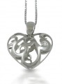 Let love blossom with this retro-style heart pendant!